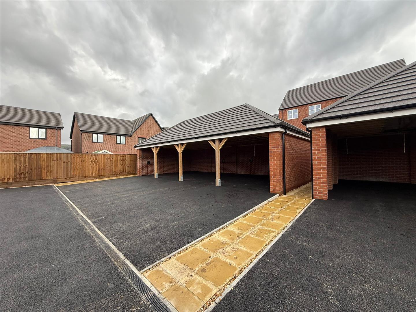 3 Bedroom House To Rent image 3